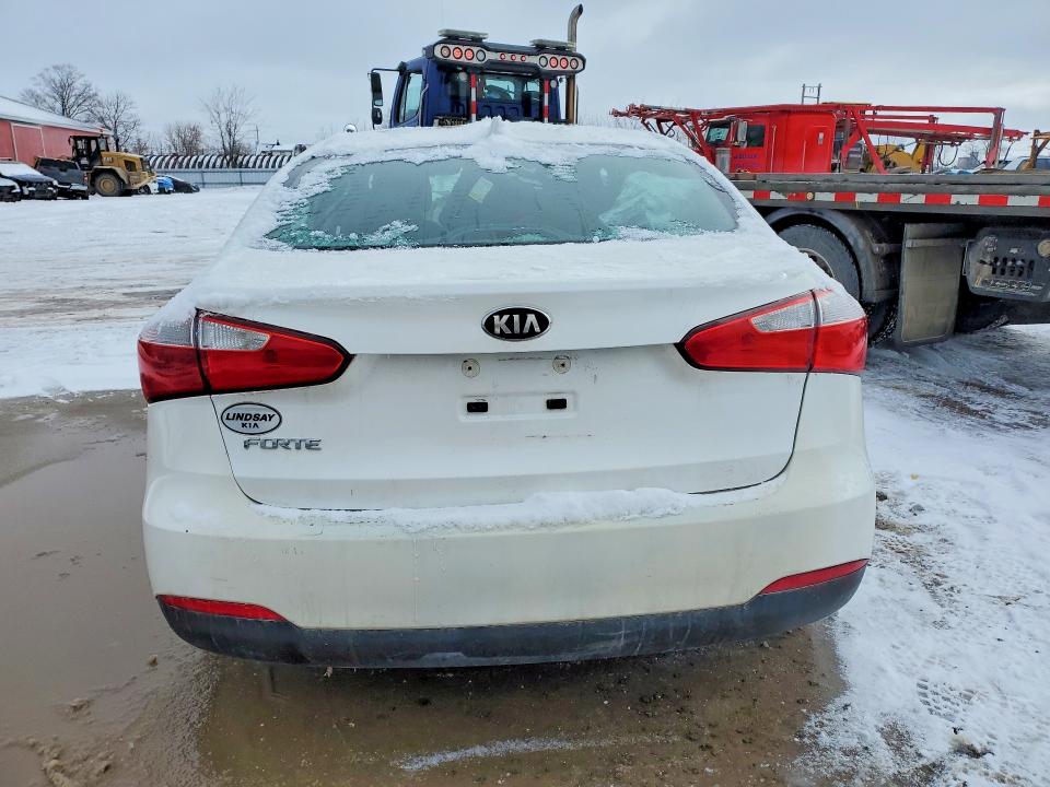2014 Kia Forte მანქანა იყიდება აუქციონზე, vin: KNAFX4A68E5072975, აუქციონის ნომერი: 77942705