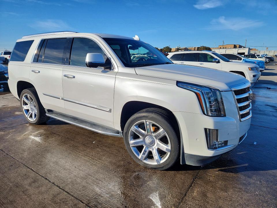 2017 Cadillac Escalade L მანქანა იყიდება აუქციონზე, vin: 1GYS3BKJ7HR334061, აუქციონის ნომერი: 74565135