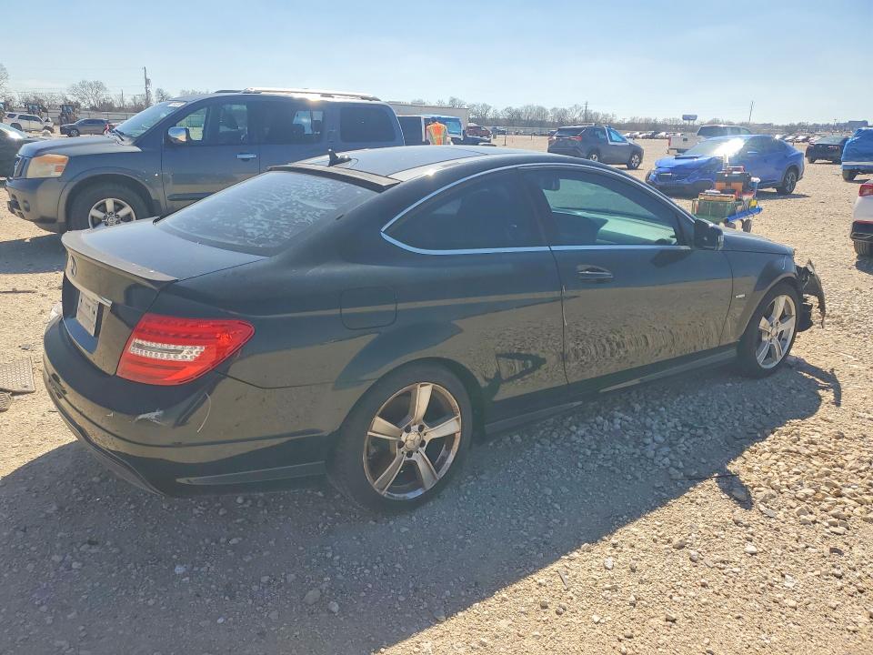 Продаж на аукціоні авто 2012 Mercedes-benz C, vin: WDDGJ4HB5CF779363, номер лоту: 77091395