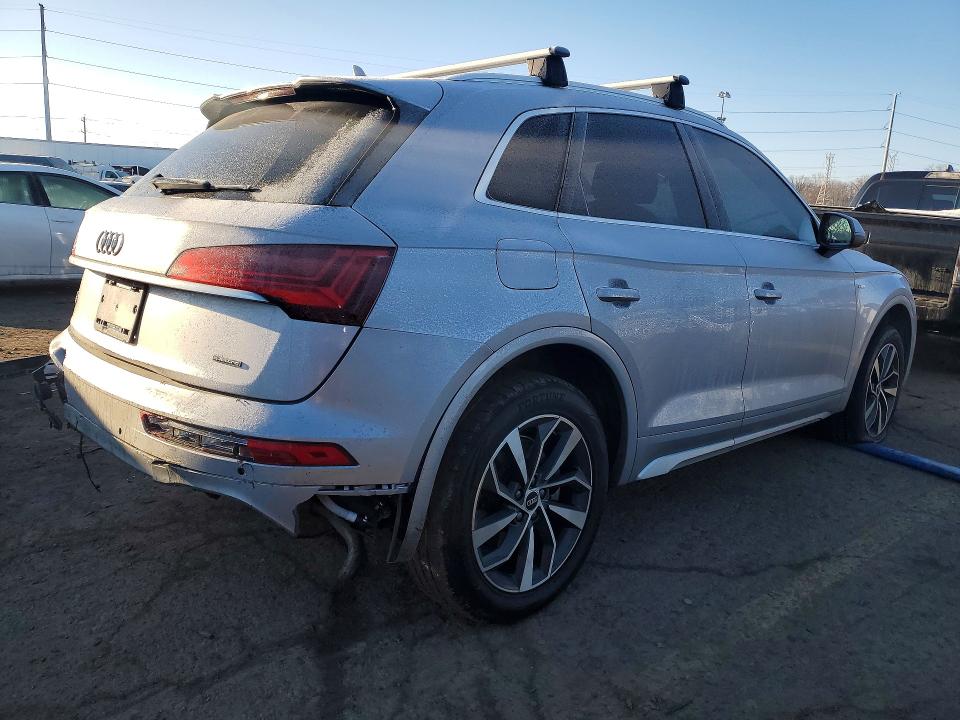 76986025 :رقم المزاد ، WA1EAAFY4N2100291 vin ، 2022 Audi Q5 مزاد بيع