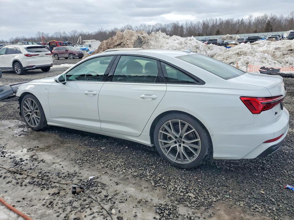 Продажа на аукционе авто 2022 Audi A6, vin: WAUL2BF2XNN019500, номер лота: 76590035