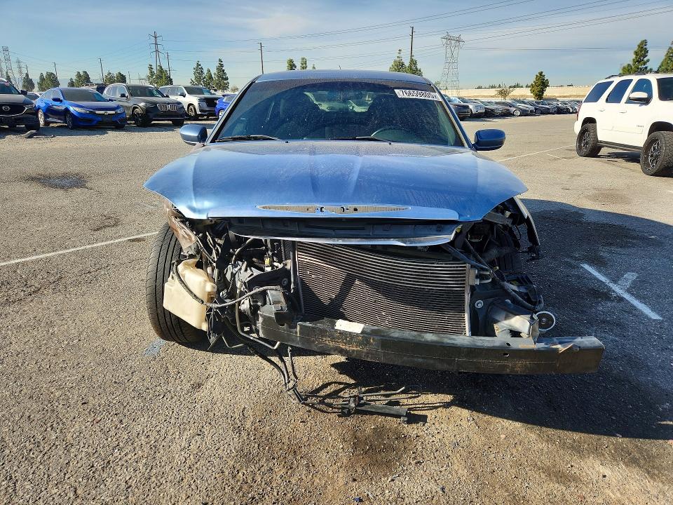 76659805 :رقم المزاد ، 1C3BC1FB2BN592963 vin ، 2011 Chrysler 200 مزاد بيع
