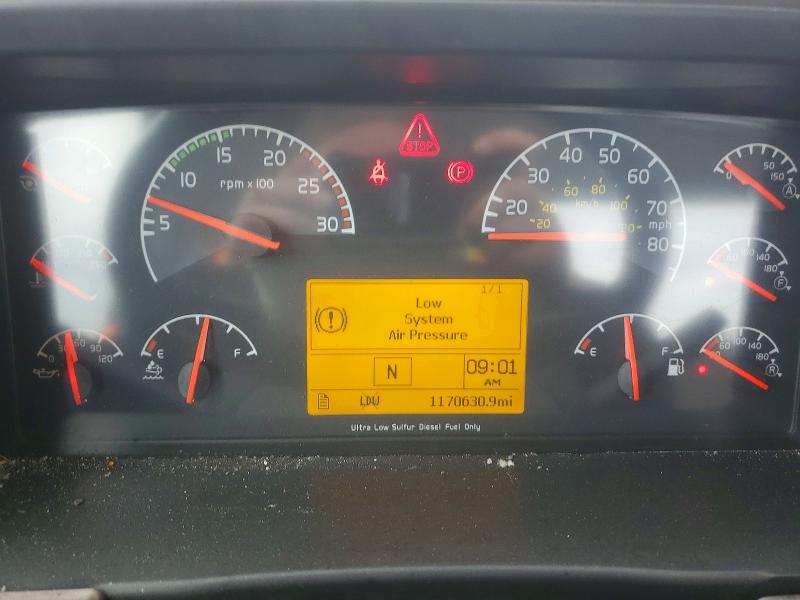 2017 Volvo Vnl მანქანა იყიდება აუქციონზე, vin: 4V4N39TGXHN987977, აუქციონის ნომერი: 77499495