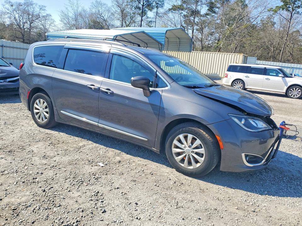 77528895 :رقم المزاد ، 2C4RC1BG8HR788364 vin ، 2017 Chrysler Pacifica مزاد بيع