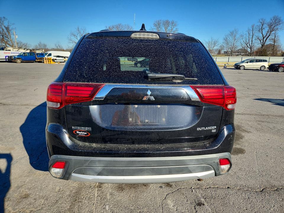 79276475 :رقم المزاد ، JA4AZ3A37JZ042239 vin ، 2018 Mitsubishi Outlander مزاد بيع