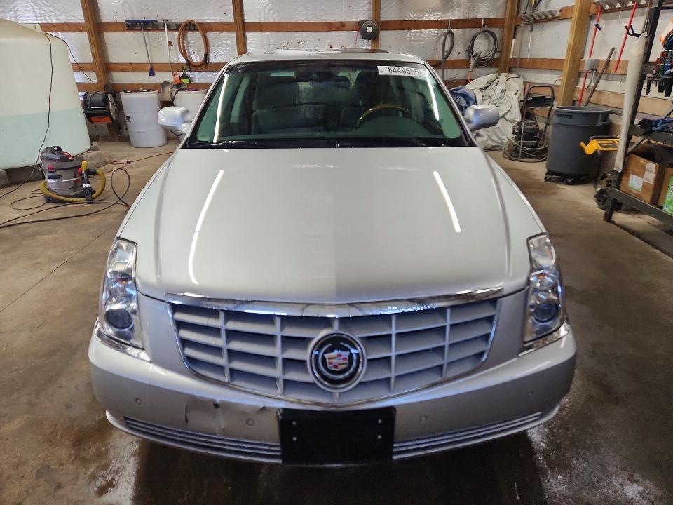 2011 Cadillac Dts მანქანა იყიდება აუქციონზე, vin: 1G6KP5ESXBU117594, აუქციონის ნომერი: 78449655