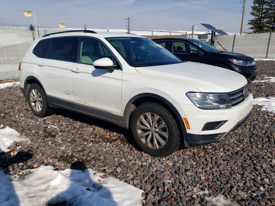 Продажа на аукционе авто 2018 Volkswagen Tiguan, vin: 3VV2B7AX7JM080260, номер лота: 76136815