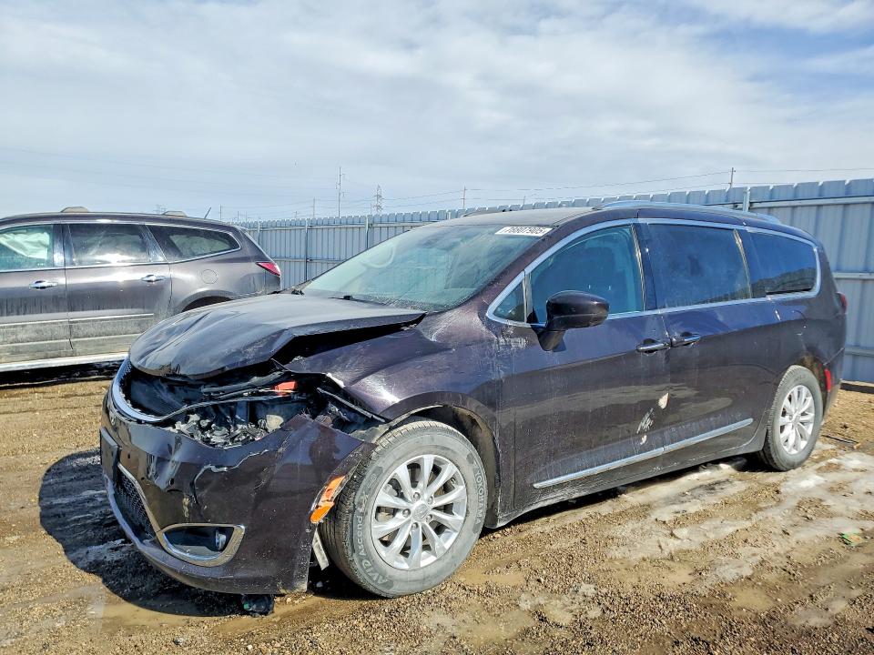 Продажа на аукционе авто 2018 Chrysler Pacifica, vin: 2C4RC1BG0JR233401, номер лота: 78807905
