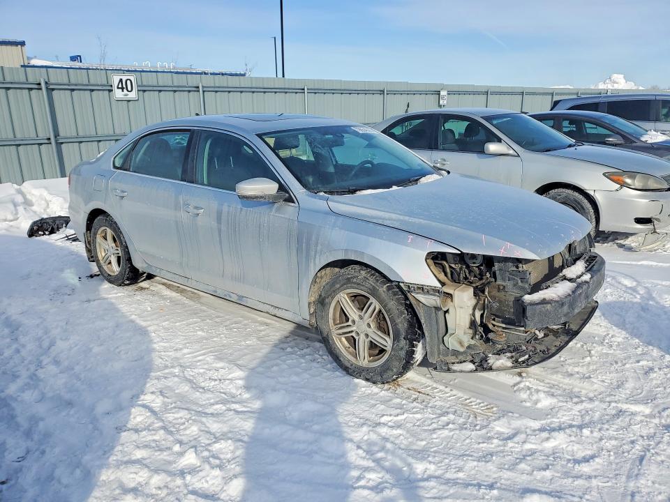 79054515 :رقم المزاد ، 1VWBH7A33DC106883 vin ، 2013 Volkswagen Passat مزاد بيع