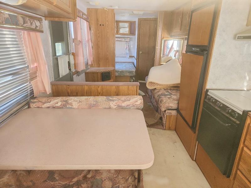 1995 Prowler Travel Trailer მანქანა იყიდება აუქციონზე, vin: 1EC1C242XS2377312, აუქციონის ნომერი: 76786015