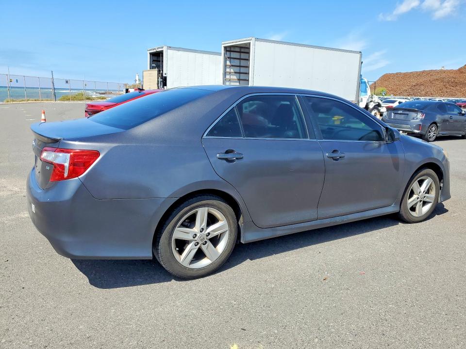 79098875 :رقم المزاد ، 4T1BF1FK2EU773702 vin ، 2014 Toyota Camry مزاد بيع