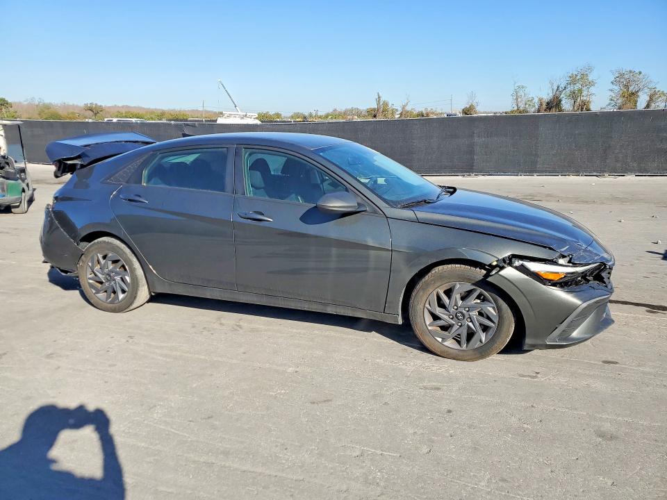 2024 Hyundai Elantra მანქანა იყიდება აუქციონზე, vin: KMHLM4DG8RU706103, აუქციონის ნომერი: 76028135