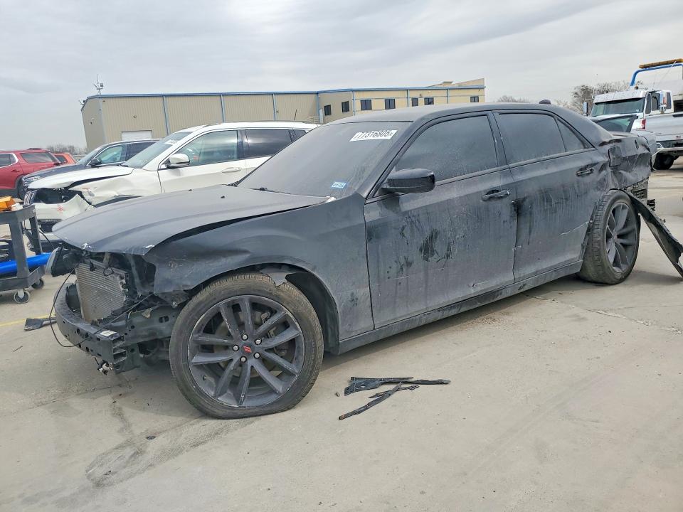 Продаж на аукціоні авто 2014 Chrysler 300, vin: 2C3CCABTXEH221825, номер лоту: 77316805