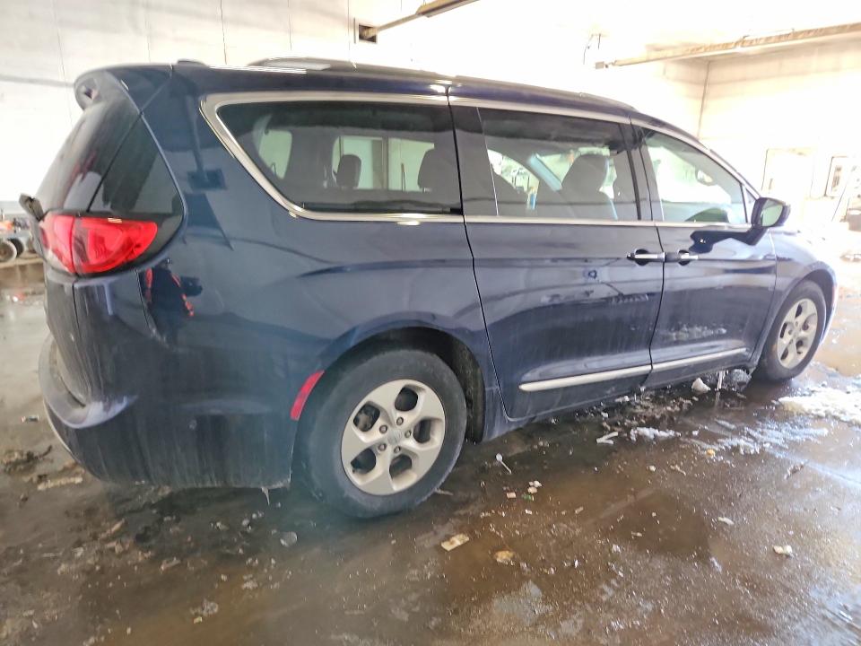 2017 Chrysler Pacifica მანქანა იყიდება აუქციონზე, vin: 2C4RC1EG0HR622500, აუქციონის ნომერი: 73876885