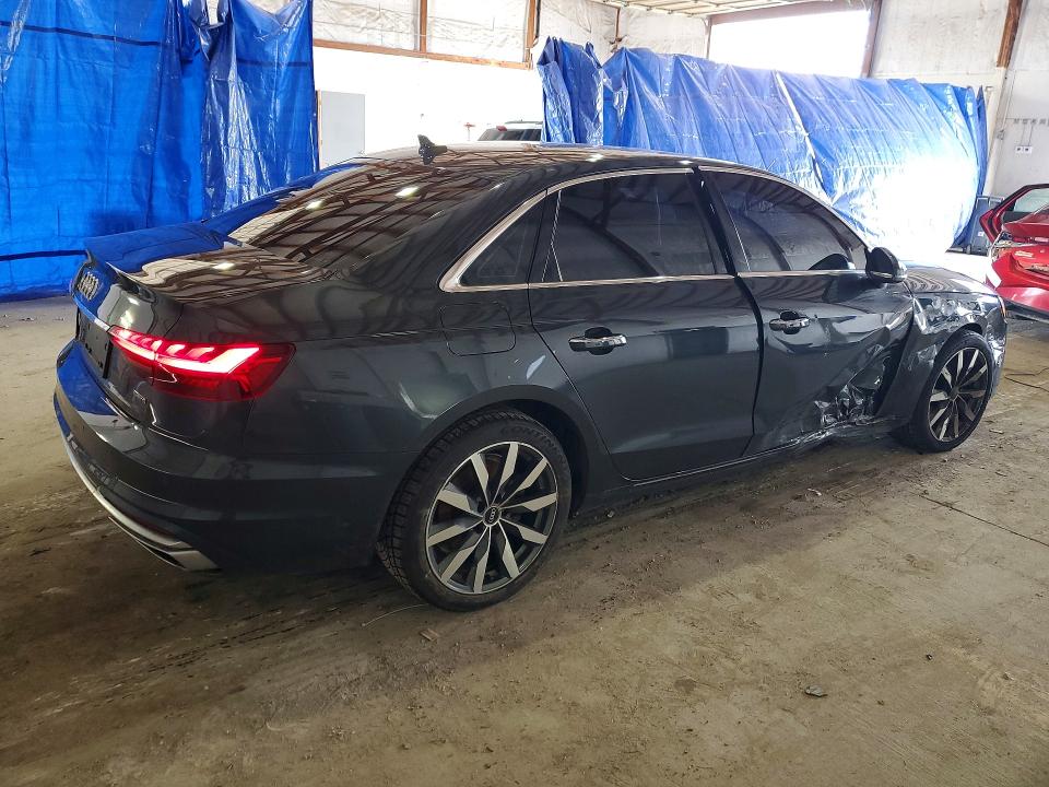 77597975 :رقم المزاد ، WAUABBF42NN000108 vin ، 2022 Audi A4 مزاد بيع