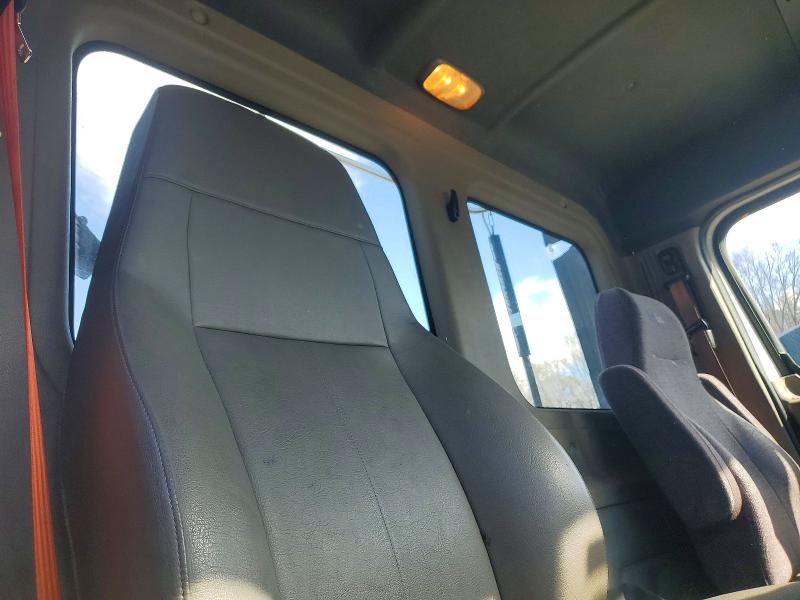 Продажа на аукционе авто 2015 Freightliner Cascadia, vin: 1FUBGEDV8FLGH4743, номер лота: 77423205
