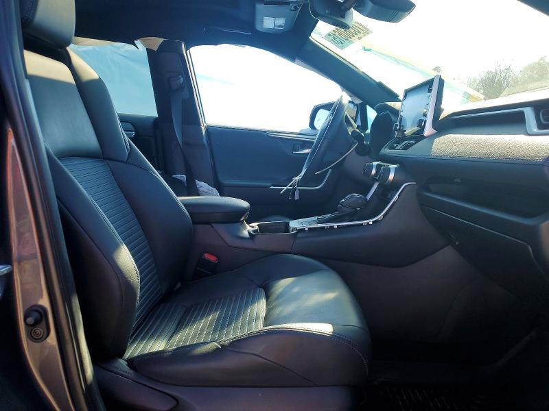 76560615 :رقم المزاد ، 2T3E6RFV6NW033745 vin ، 2022 Toyota Rav4 مزاد بيع