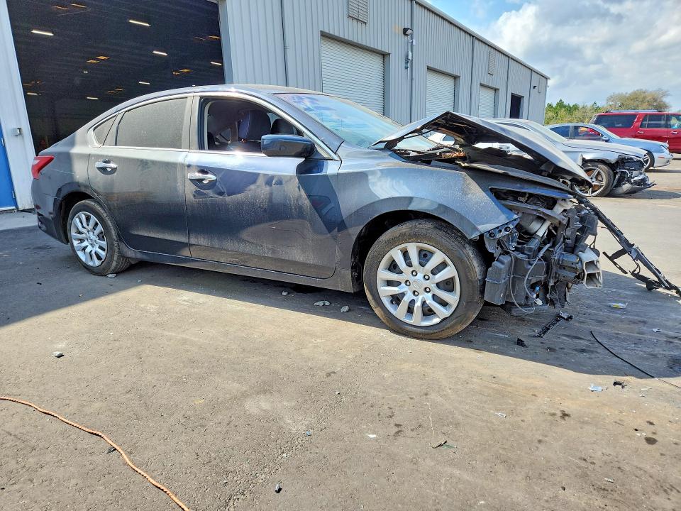 Продажа на аукционе авто 2017 Nissan Altima, vin: 1N4AL3AP8HN356242, номер лота: 79285675