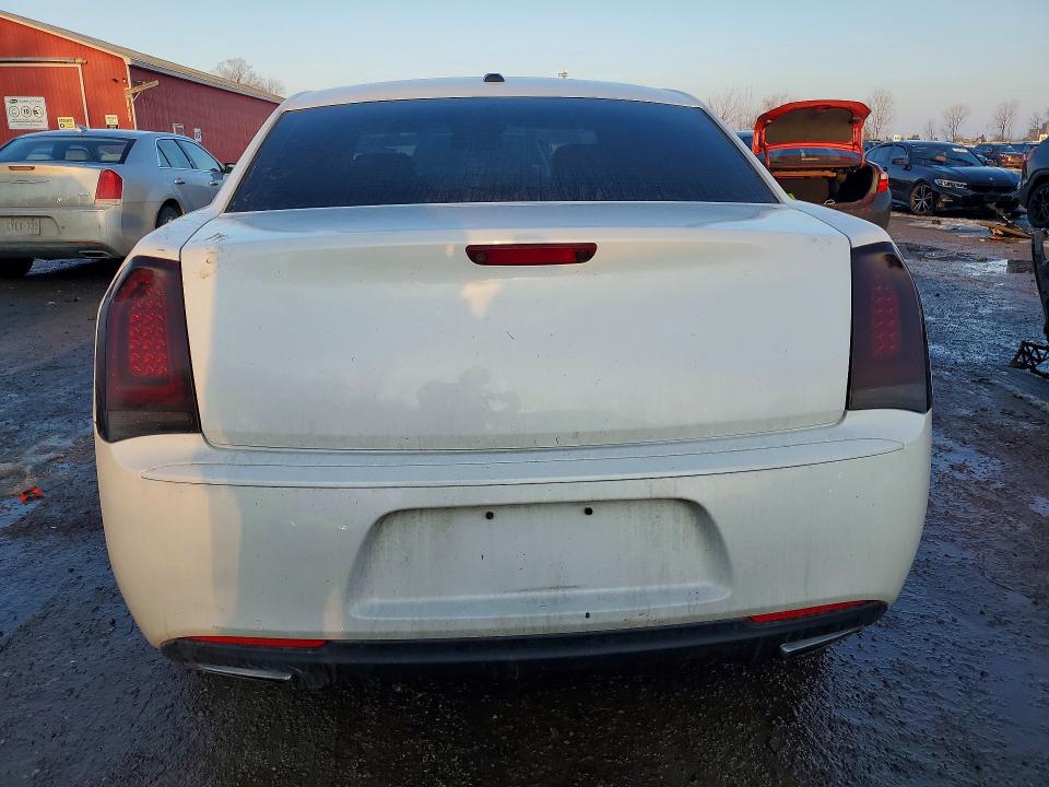 75639235 :رقم المزاد ، 2C3CCABG9FH832790 vin ، 2015 Chrysler 300 مزاد بيع