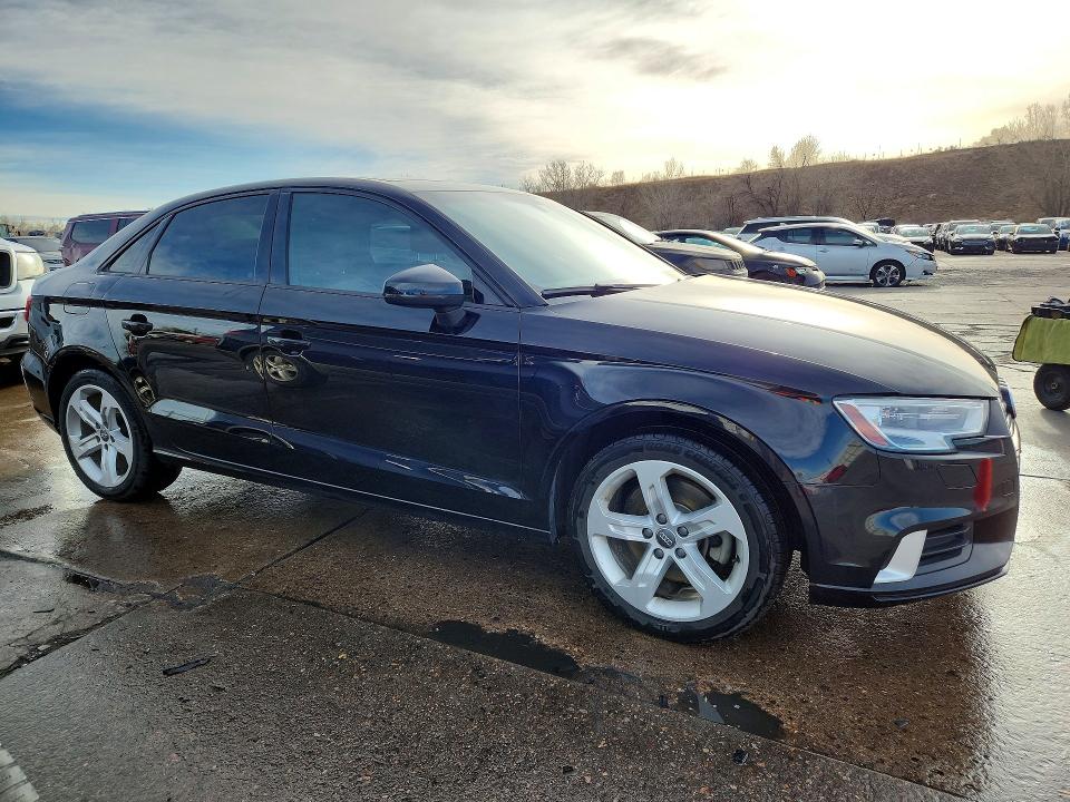 Продажа на аукционе авто 2018 Audi A3, vin: WAUB8GFF1J1005478, номер лота: 78296265