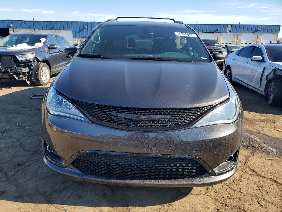 76967645 :رقم المزاد ، 2C4RC1GG2KR678944 vin ، 2019 Chrysler Pacifica مزاد بيع