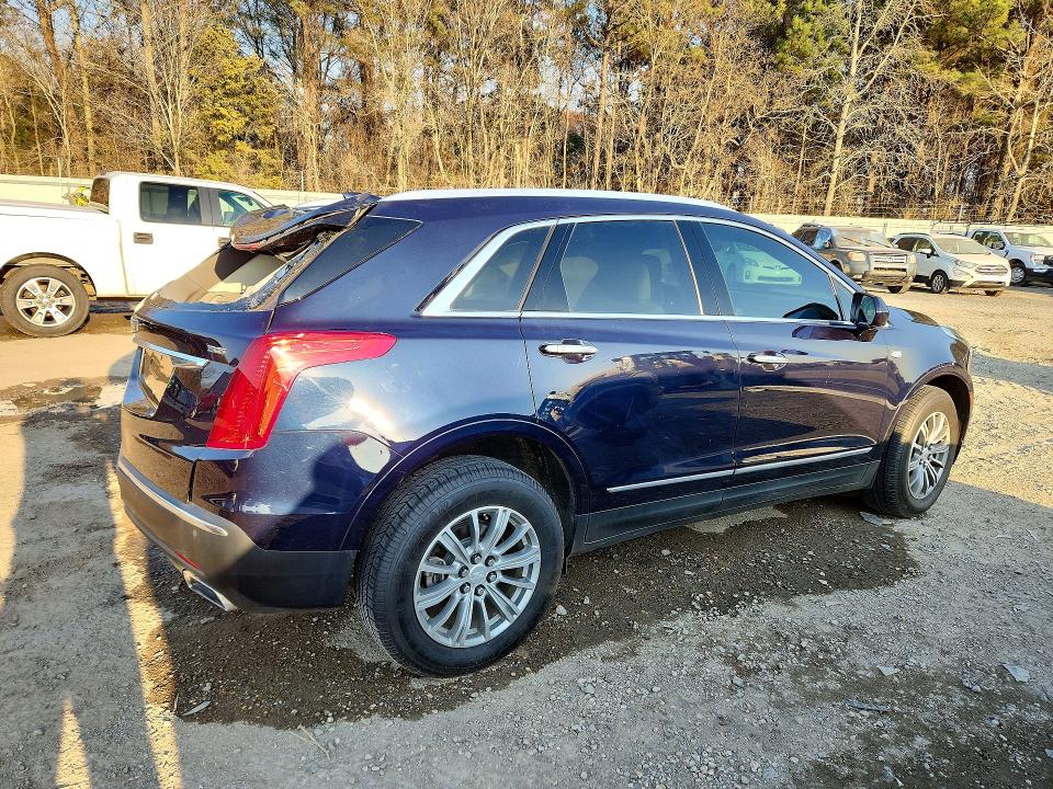 76825105 :رقم المزاد ، 1GYKNBRSXHZ107052 vin ، 2017 Cadillac Xt5 مزاد بيع