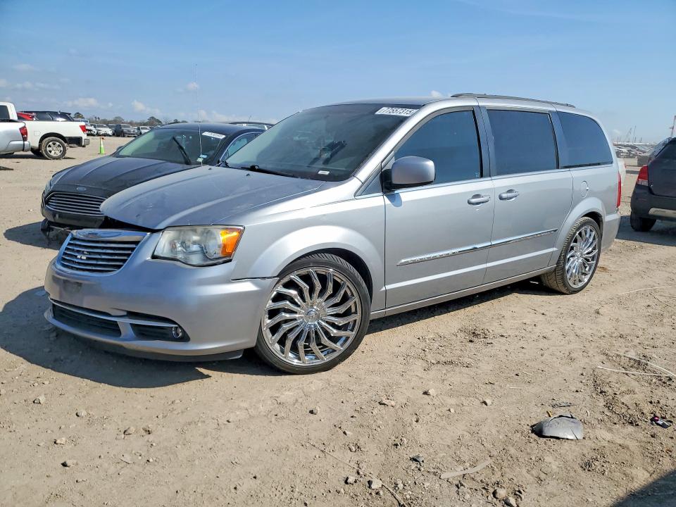 2015 Chrysler Town & Country მანქანა იყიდება აუქციონზე, vin: 2C4RC1BGXFR595615, აუქციონის ნომერი: 77557315