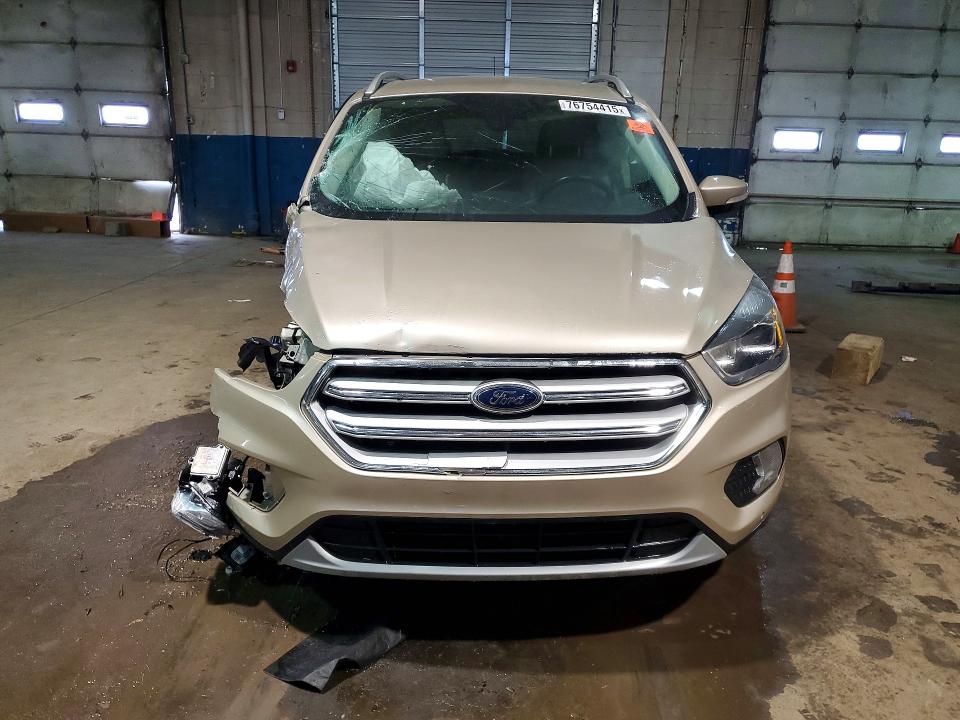 Продаж на аукціоні авто 2018 Ford Escape, vin: 1FMCU9J92JUD49217, номер лоту: 76754415