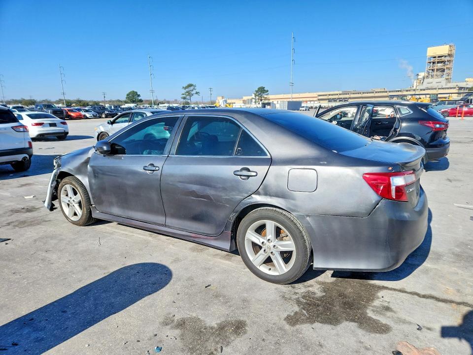 2014 Toyota Camry მანქანა იყიდება აუქციონზე, vin: 4T1BF1FK3EU750686, აუქციონის ნომერი: 75490725