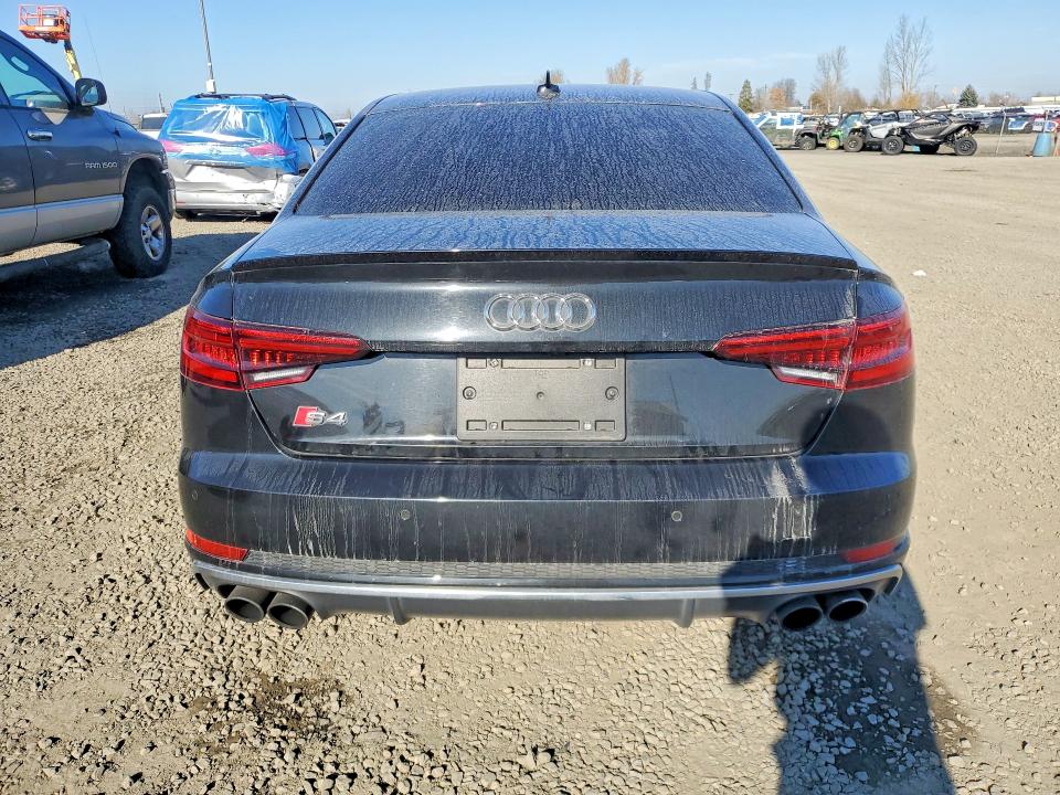 76038575 :رقم المزاد ، WAUB4AF43JA121420 vin ، 2018 Audi S4 مزاد بيع