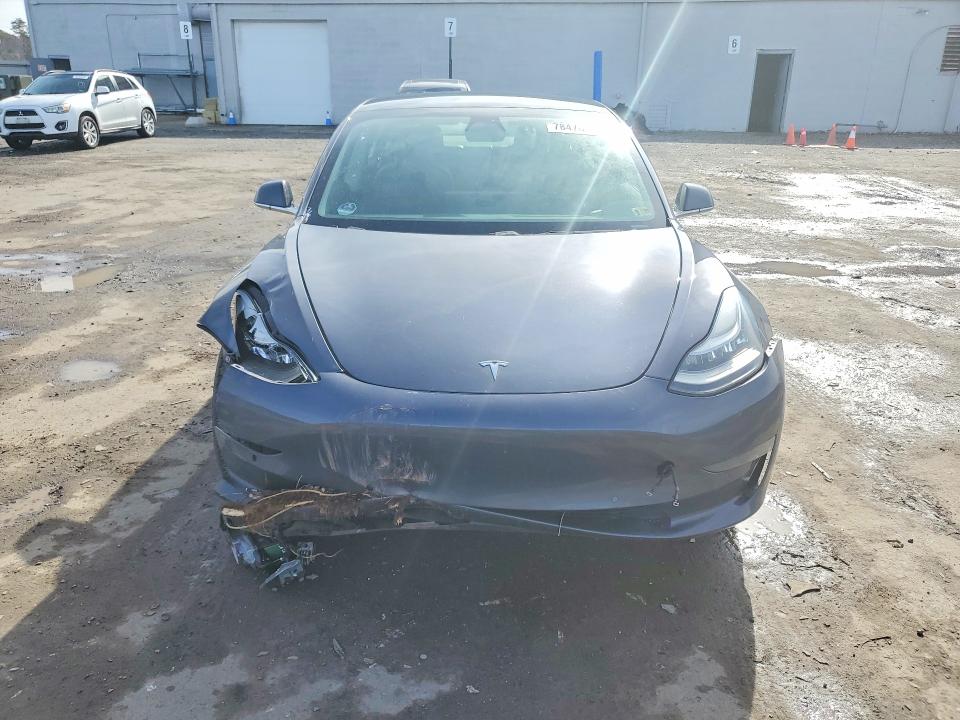 78478995 :رقم المزاد ، 5YJ3E1EA0KF407410 vin ، 2019 Tesla Model 3 مزاد بيع