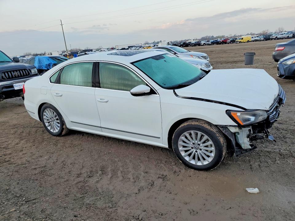 Продажа на аукционе авто 2016 Volkswagen Passat, vin: 1VWBS7A39GC023822, номер лота: 77046155