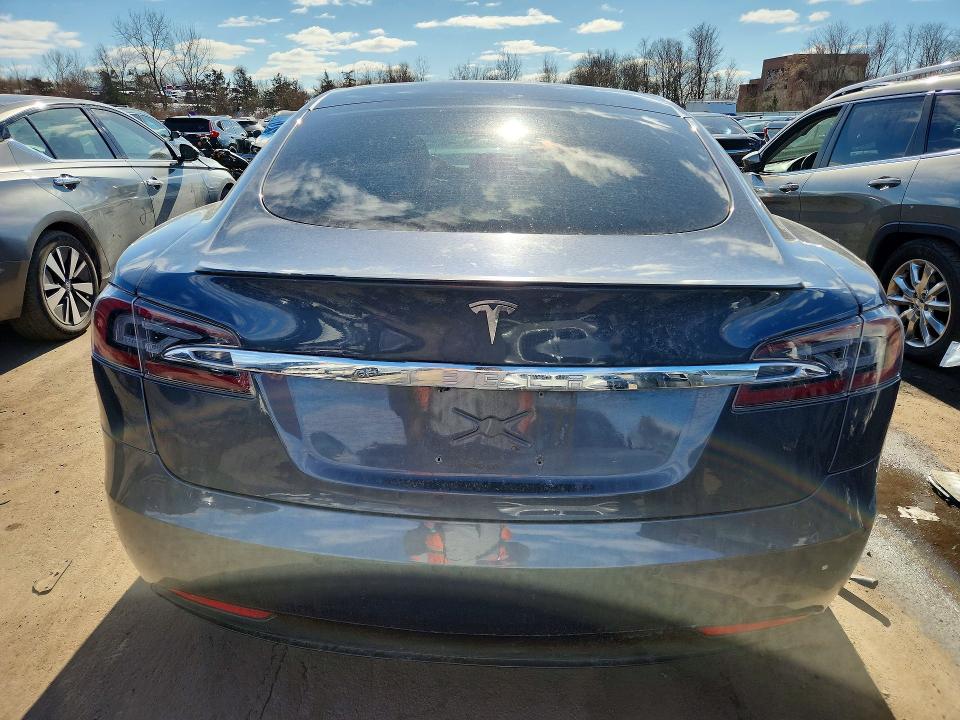 76738035 :رقم المزاد ، 5YJSA1E43KF336835 vin ، 2019 Tesla Model S مزاد بيع