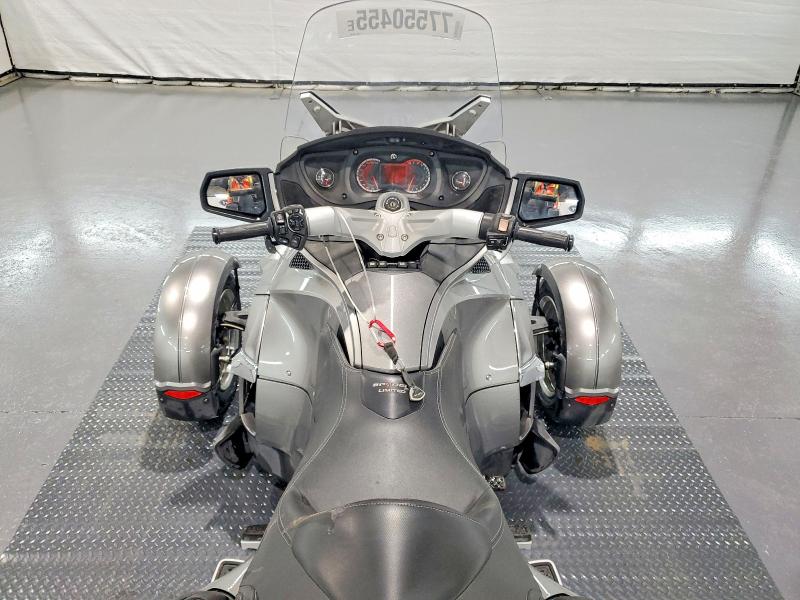 77550455 :رقم المزاد ، 2BXJBWC18BV002102 vin ، 2011 Can-am Spyder Roadster مزاد بيع