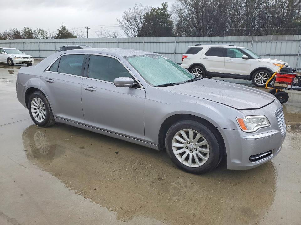 Продажа на аукционе авто 2014 Chrysler 300, vin: 2C3CCAAG2EH118984, номер лота: 79063265