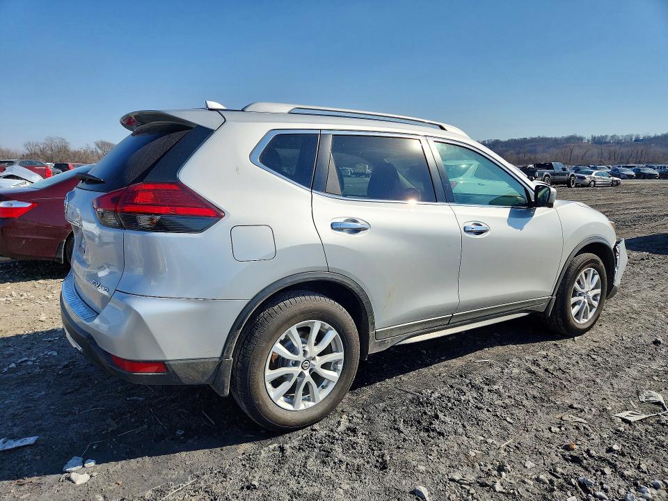 2017 Nissan Rogue მანქანა იყიდება აუქციონზე, vin: 5N1AT2MVXHC742957, აუქციონის ნომერი: 76912295