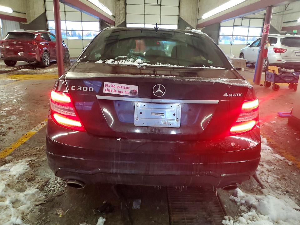 2014 Mercedes-benz C მანქანა იყიდება აუქციონზე, vin: WDDGF8AB1EG231604, აუქციონის ნომერი: 74093855