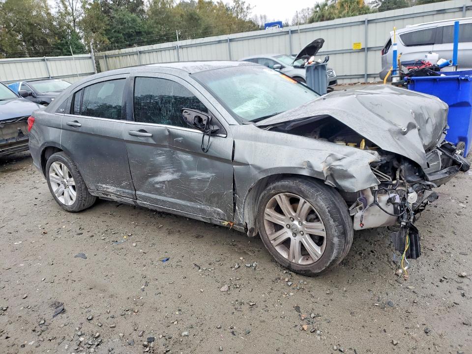 Продажа на аукционе авто 2013 Chrysler 200, vin: 1C3CCBAB9DN685810, номер лота: 75989035
