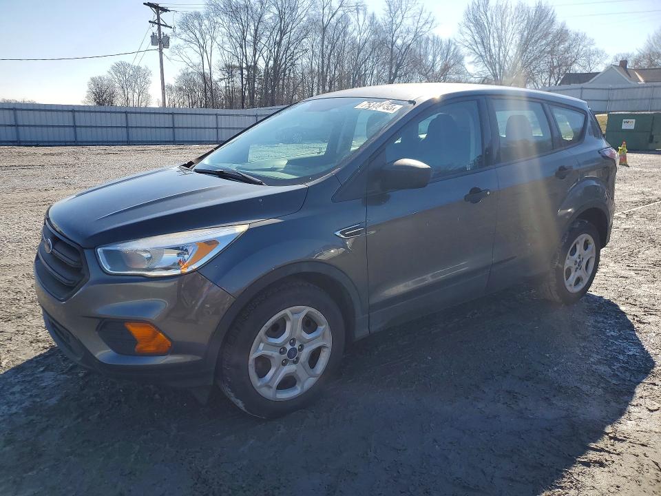 2017 Ford Escape მანქანა იყიდება აუქციონზე, vin: 1FMCU0F75HUE29253, აუქციონის ნომერი: 75348655