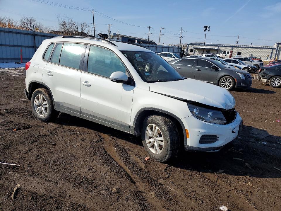 2016 Volkswagen Tiguan მანქანა იყიდება აუქციონზე, vin: WVGBV7AX5GW549212, აუქციონის ნომერი: 76987895