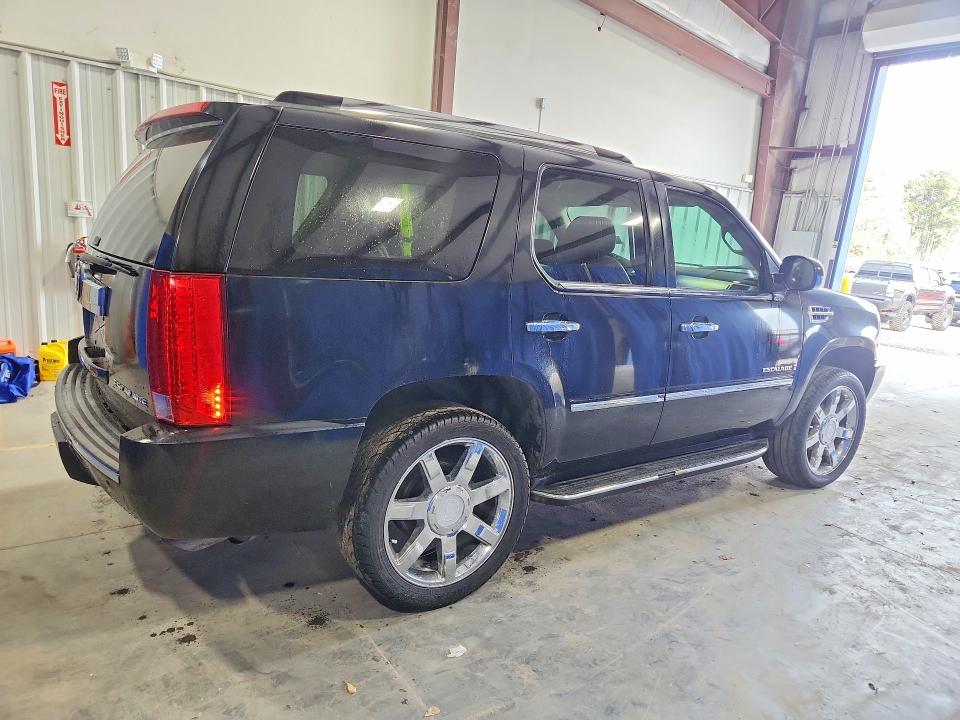 2008 Cadillac Escalade მანქანა იყიდება აუქციონზე, vin: 1GYFK63898R260021, აუქციონის ნომერი: 79089755