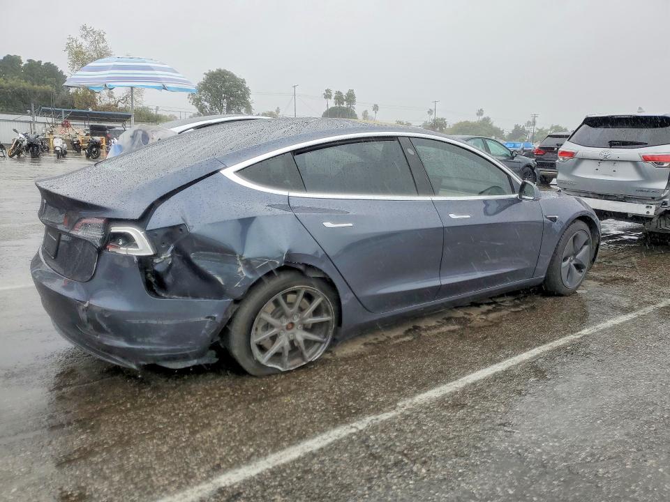 2020 Tesla Model 3 მანქანა იყიდება აუქციონზე, vin: 5YJ3E1EA5LF799186, აუქციონის ნომერი: 77410645