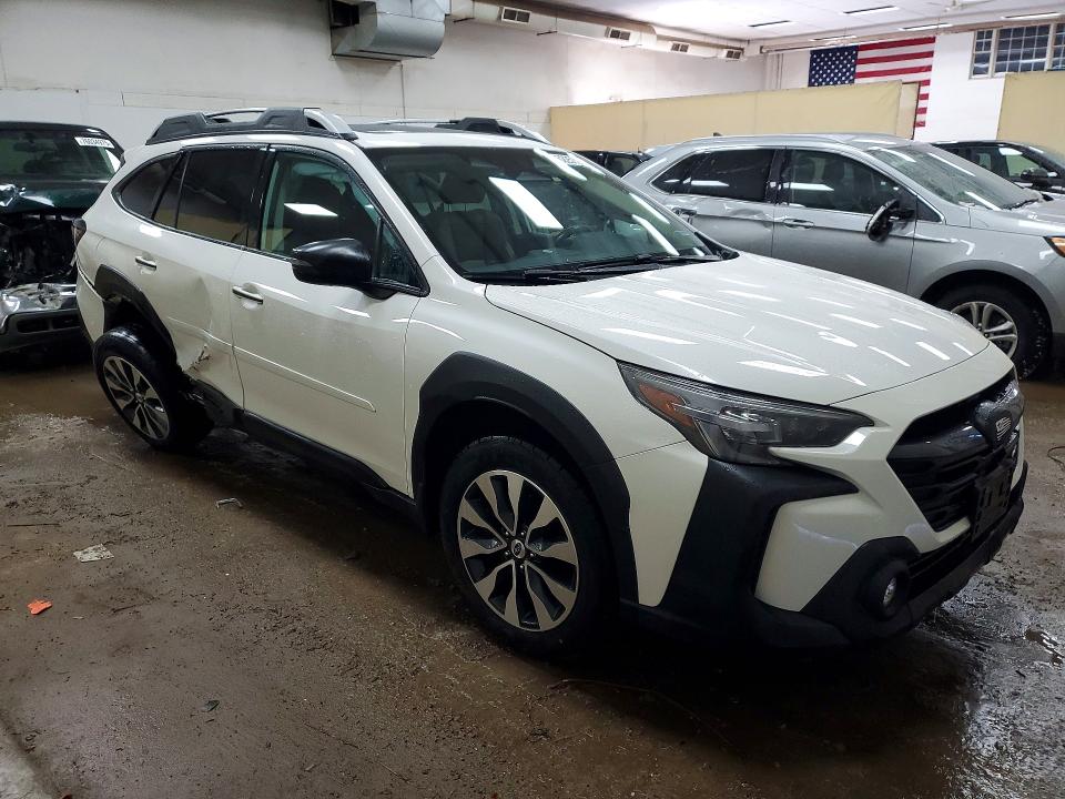 76225305 :رقم المزاد ، 4S4BTGPD6P3155075 vin ، 2023 Subaru Outback مزاد بيع