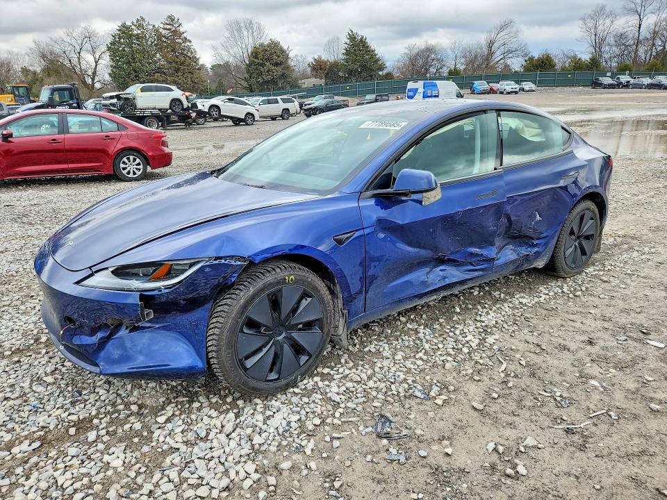 77789585 :رقم المزاد ، 5YJ3E1EB0SF932993 vin ، 2025 Tesla Model 3 مزاد بيع