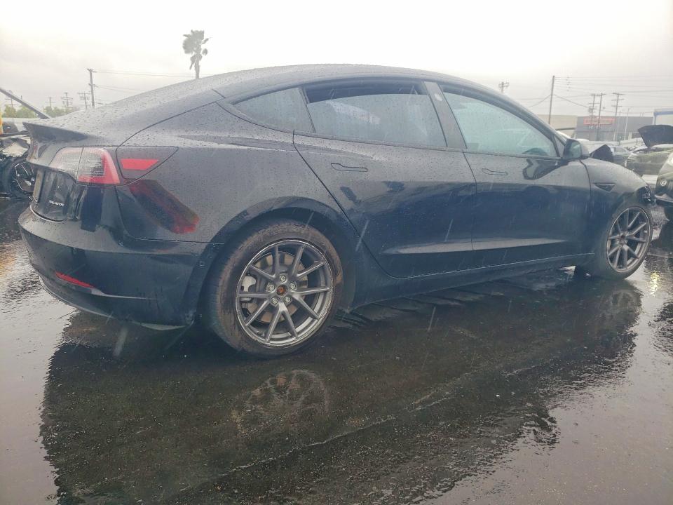 77738175 :رقم المزاد ، 5YJ3E1EB2NF136931 vin ، 2022 Tesla Model 3 مزاد بيع