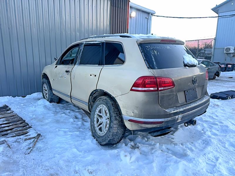 78541285 :رقم المزاد ، WVGEP9BP4FD003318 vin ، 2015 Volkswagen Touareg مزاد بيع