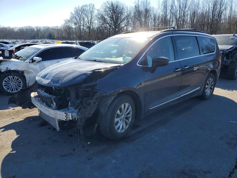 2017 Chrysler Pacifica მანქანა იყიდება აუქციონზე, vin: 2C4RC1BG7HR771460, აუქციონის ნომერი: 76875955
