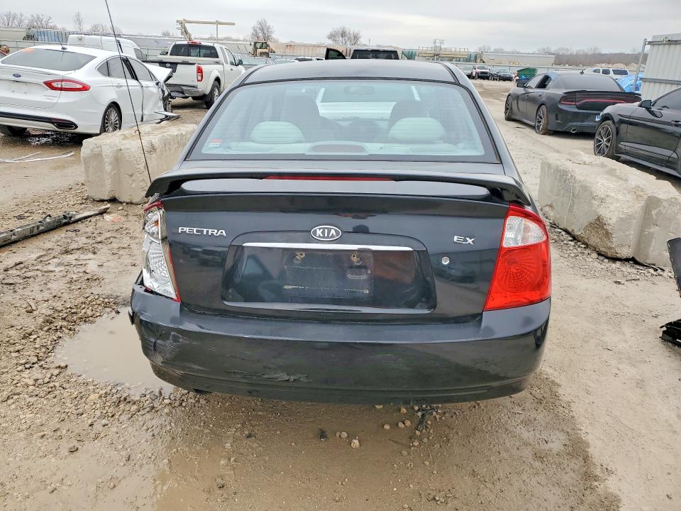 77957145 :رقم المزاد ، KNAFE121755101261 vin ، 2005 Kia Spectra مزاد بيع