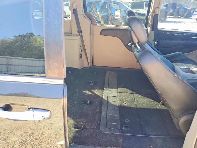 76159045 :رقم المزاد ، 2C4RC1CG1FR507078 vin ، 2015 Chrysler Town & Country مزاد بيع