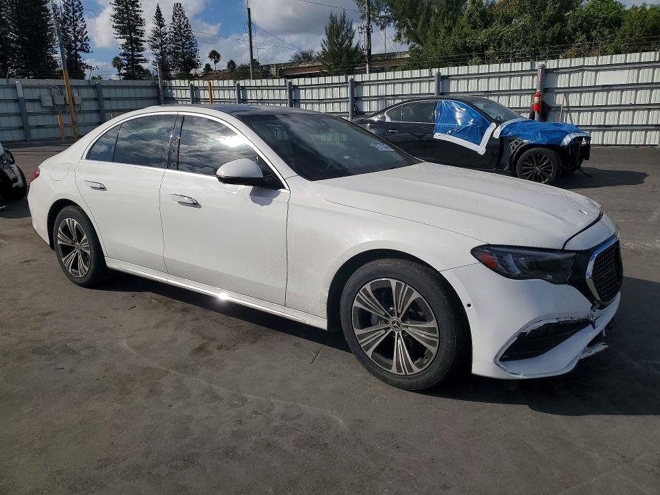 Продаж на аукціоні авто 2024 Mercedes-benz E, vin: W1KLF4HB9RA006529, номер лоту: 77772345